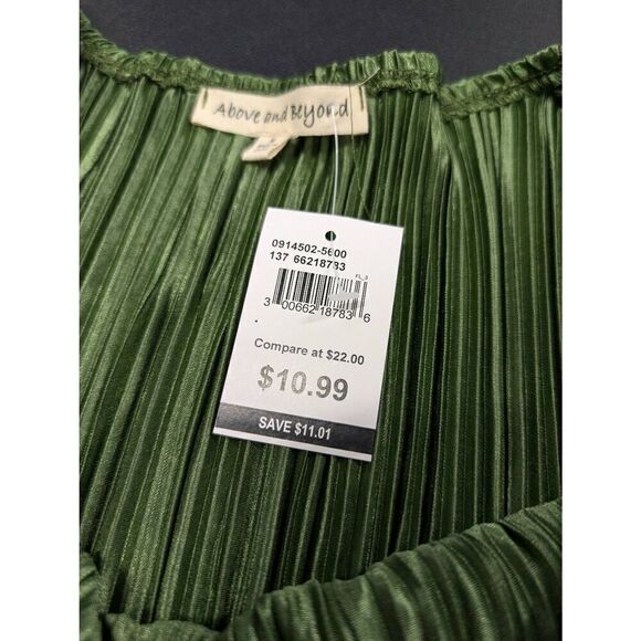 NWT Above & Beyond Pleated Short Sleeves Military Green Women's Medium - Picture 5 of 6